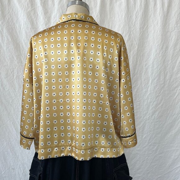 Gold Daisy PJ Crop with Black Piping - Picture 4 of 8